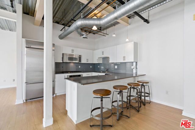 330 W 11th Street 607, Los Angeles, CA 90015