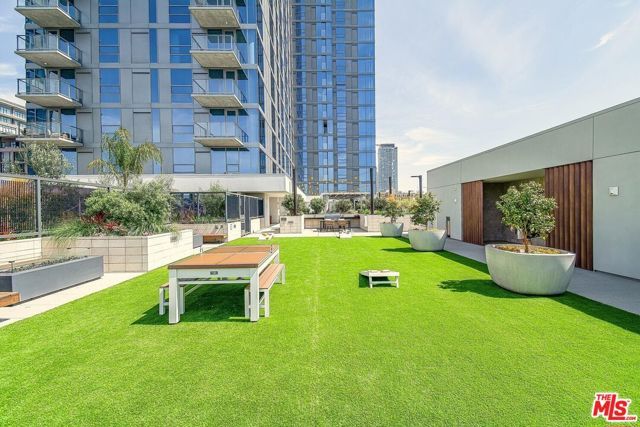 330 W 11th Street 607, Los Angeles, CA 90015