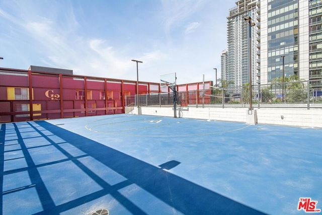 330 W 11th Street 607, Los Angeles, CA 90015