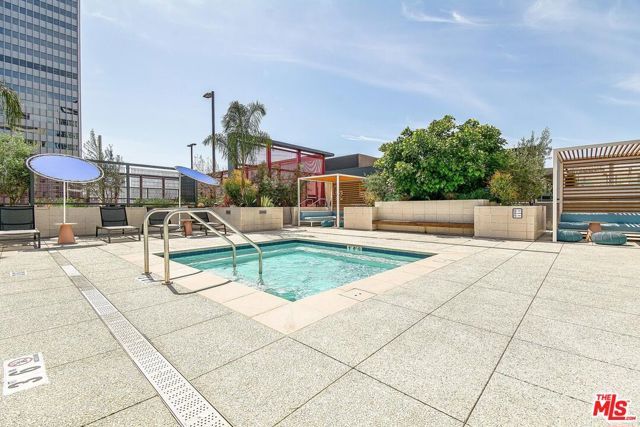 330 W 11th Street 607, Los Angeles, CA 90015