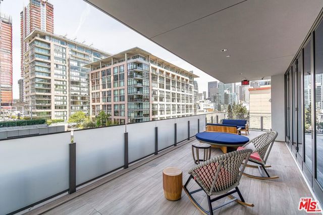 330 W 11th Street 607, Los Angeles, CA 90015