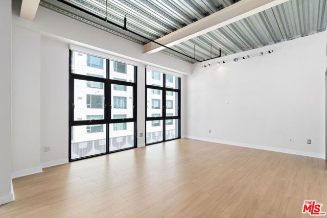 330 W 11th Street 607, Los Angeles, CA 90015