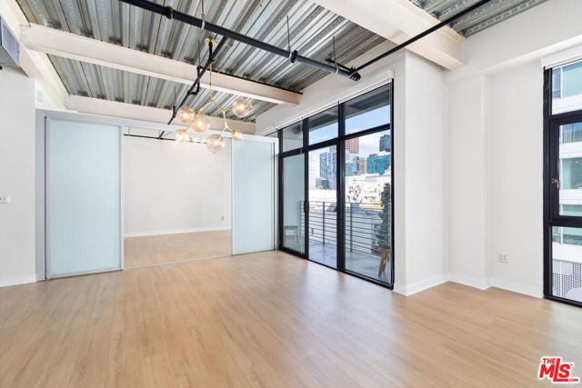 330 W 11th Street 607, Los Angeles, CA 90015