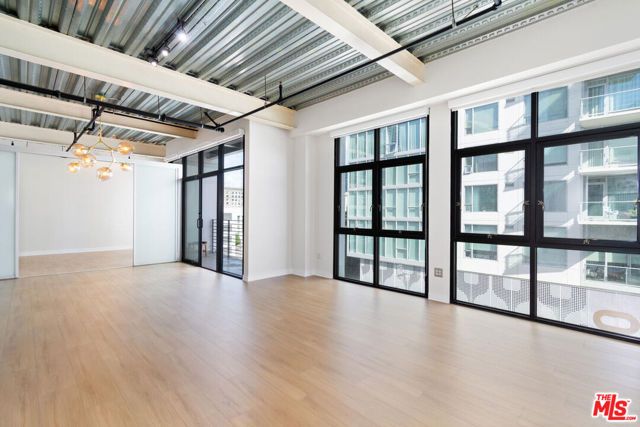 330 W 11th Street 607, Los Angeles, CA 90015