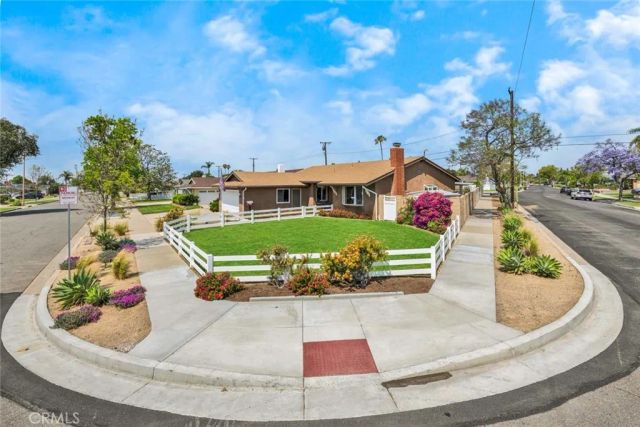 2825 E Jackson, Orange, CA 92867