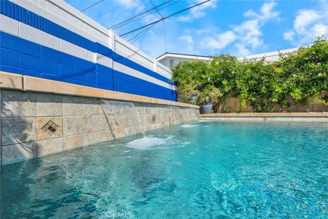 2825 E Jackson, Orange, CA 92867