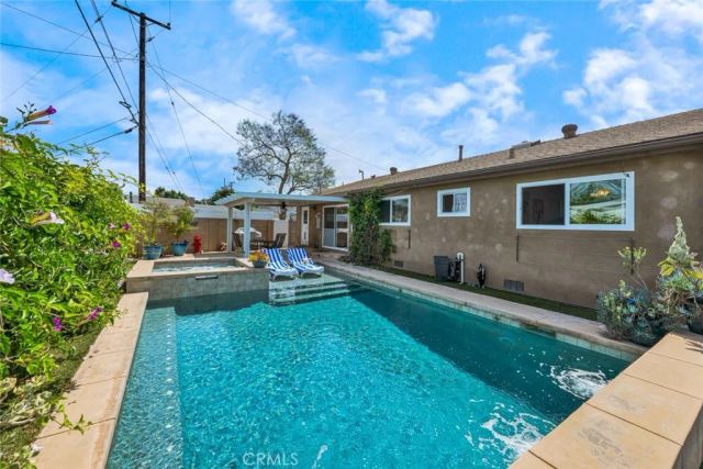 2825 E Jackson, Orange, CA 92867