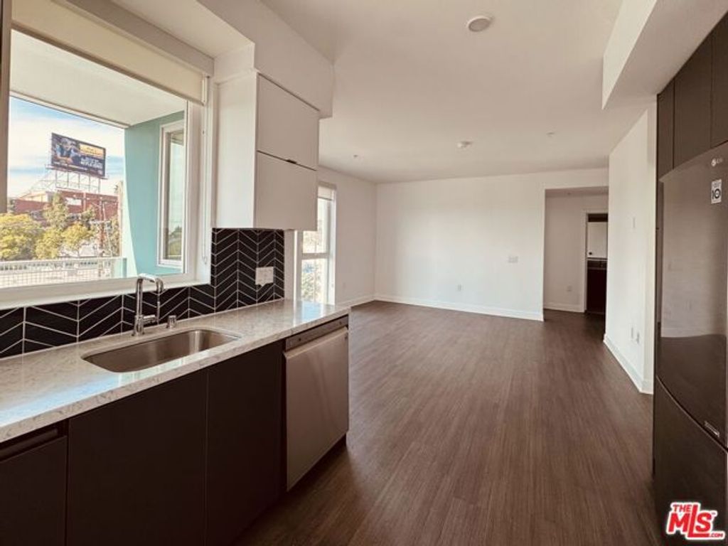 3980 Wilshire Boulevard 401, Los Angeles, CA 90010