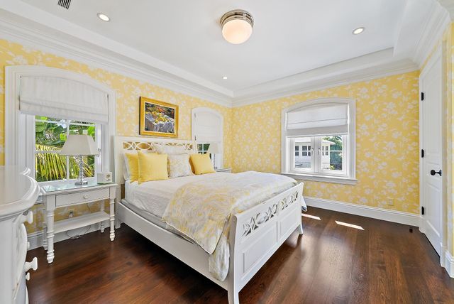 210 Emerald Lane, Palm Beach, FL 33480