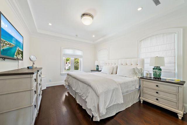 210 Emerald Lane, Palm Beach, FL 33480