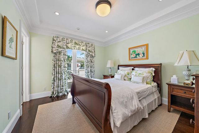 210 Emerald Lane, Palm Beach, FL 33480