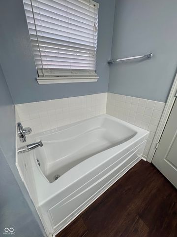 9809 Brook Wood Drive, Mccordsville, IN 46055