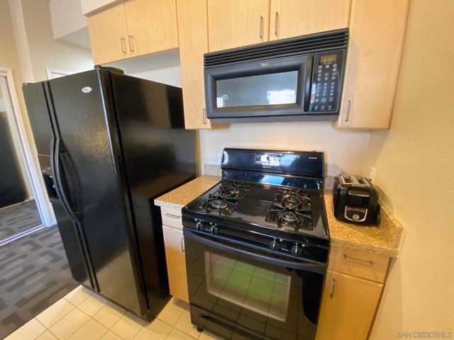 445 Island Ave 312, San Diego, CA 92101