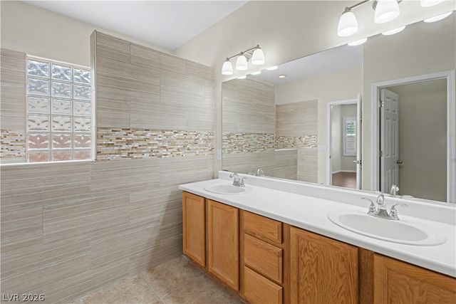 6820 Dipper Avenue, North Las Vegas, NV 89084