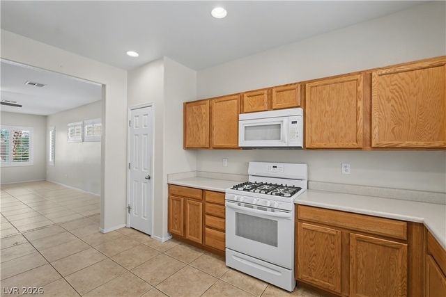 6820 Dipper Avenue, North Las Vegas, NV 89084