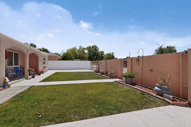 413 Arbor Place NE, Albuquerque, NM 87107