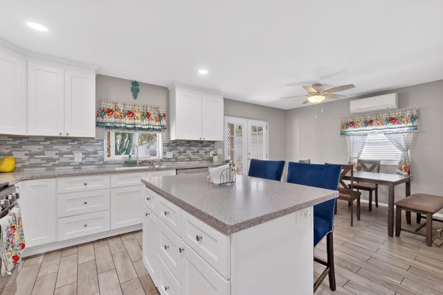 413 Arbor Place NE, Albuquerque, NM 87107