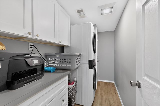 413 Arbor Place NE, Albuquerque, NM 87107