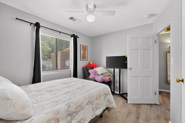 413 Arbor Place NE, Albuquerque, NM 87107