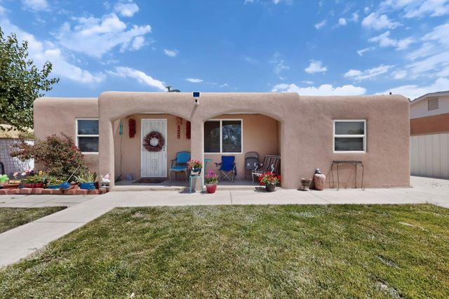 413 Arbor Place NE, Albuquerque, NM 87107