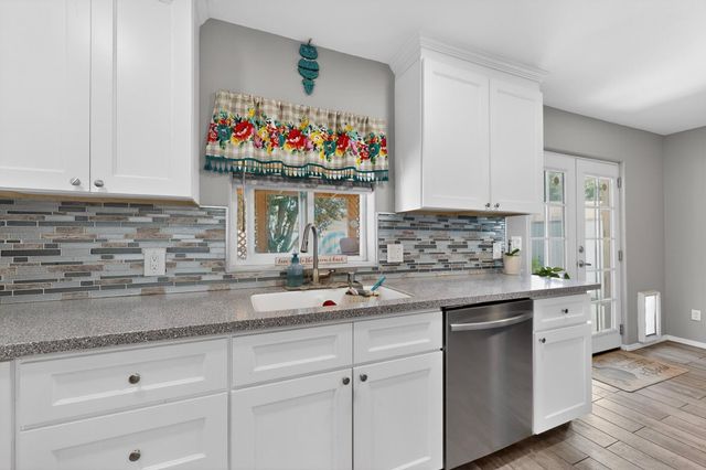 413 Arbor Place NE, Albuquerque, NM 87107