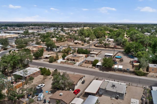 413 Arbor Place NE, Albuquerque, NM 87107