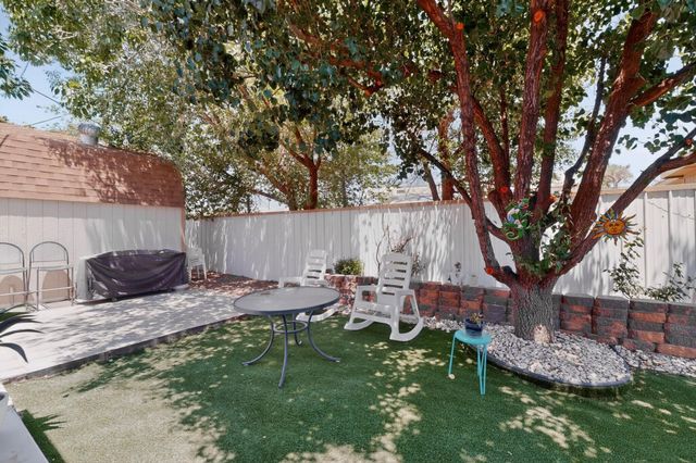 413 Arbor Place NE, Albuquerque, NM 87107
