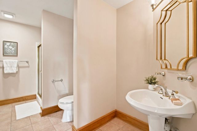 233 Stable Gate Drive, Campobello, SC 29322