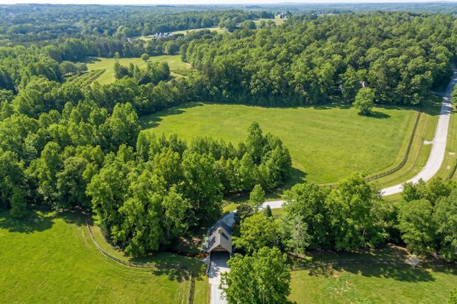233 Stable Gate Drive, Campobello, SC 29322