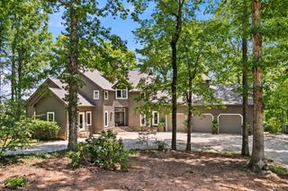 233 Stable Gate Drive, Campobello, SC 29322