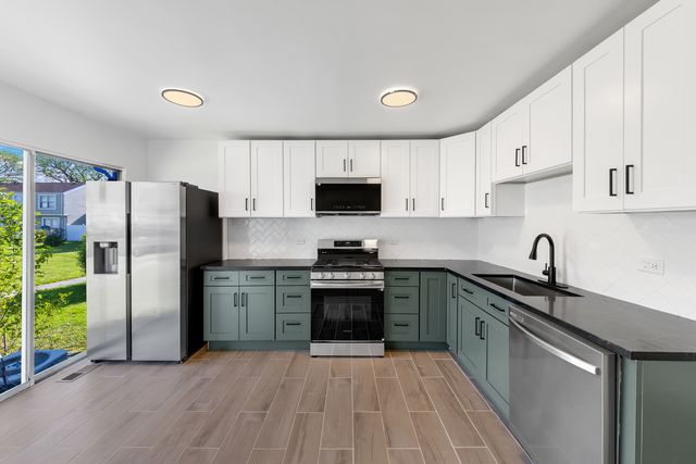 121 Williamsburg Road, Country Club Hills, IL 60478