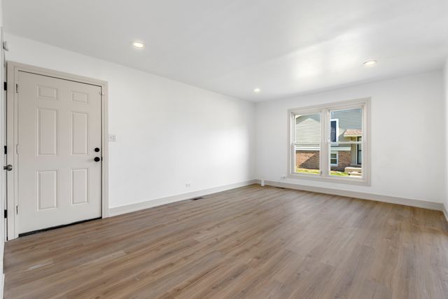 121 Williamsburg Road, Country Club Hills, IL 60478