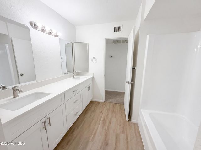 4430 W DIANA Avenue, Glendale, AZ 85302