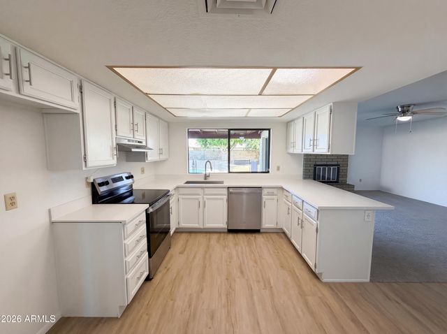 4430 W DIANA Avenue, Glendale, AZ 85302