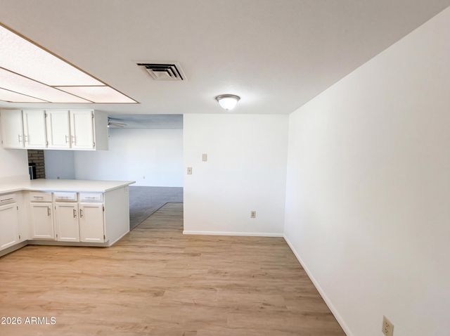 4430 W DIANA Avenue, Glendale, AZ 85302