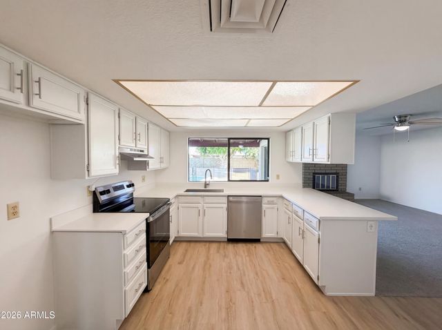 4430 W DIANA Avenue, Glendale, AZ 85302