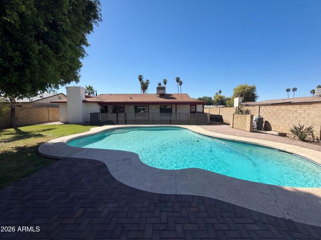 4430 W DIANA Avenue, Glendale, AZ 85302