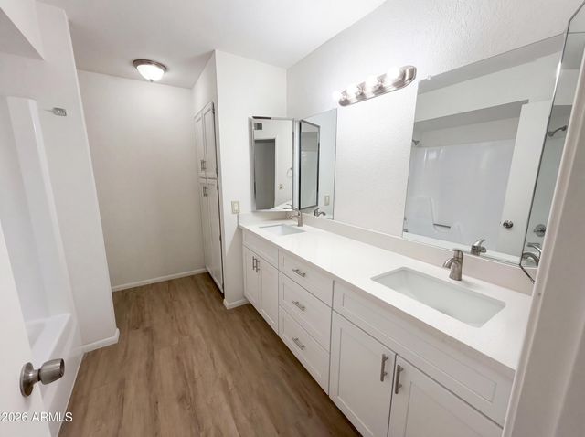 4430 W DIANA Avenue, Glendale, AZ 85302