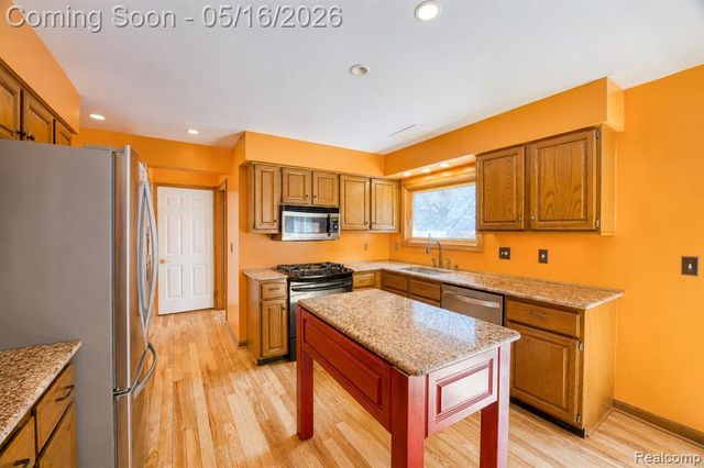 20007 Stamford Drive, Livonia, MI 48152