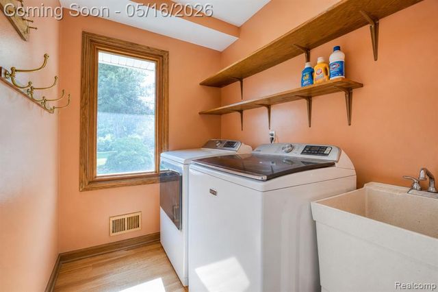 20007 Stamford Drive, Livonia, MI 48152