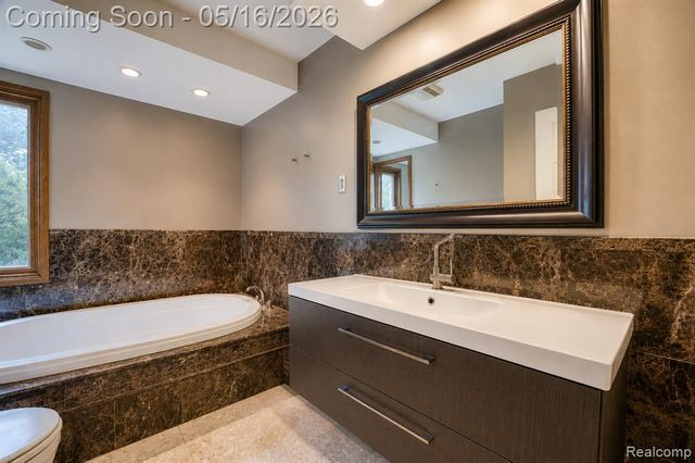20007 Stamford Drive, Livonia, MI 48152