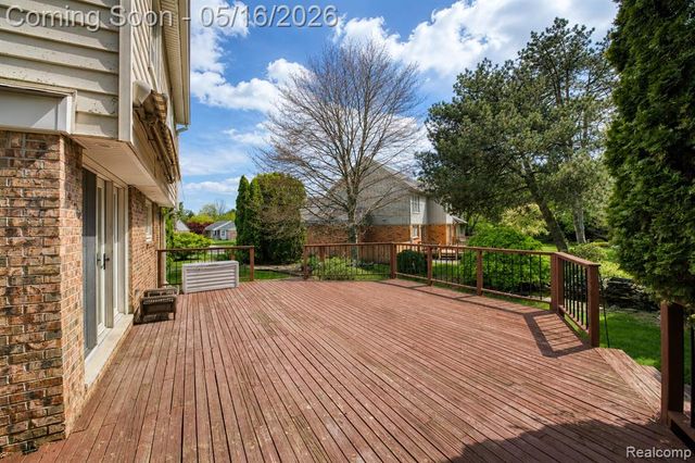 20007 Stamford Drive, Livonia, MI 48152