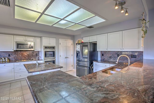 11018 N Mountain Breeze Drive Drive, Tucson, AZ 85737