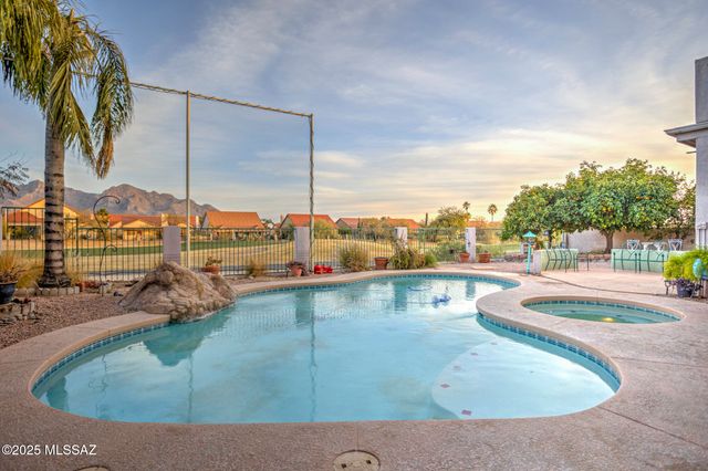 11018 N Mountain Breeze Drive Drive, Tucson, AZ 85737