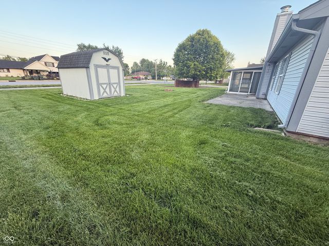 901 Peony Lane, Fortville, IN 46040