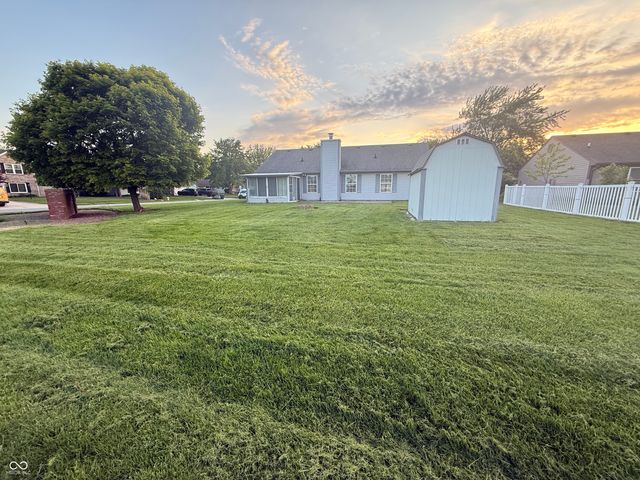 901 Peony Lane, Fortville, IN 46040