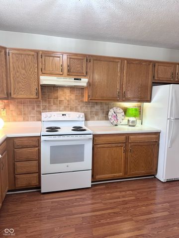 901 Peony Lane, Fortville, IN 46040