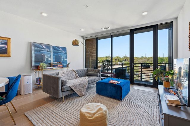 900 S 1st ST 415, Austin, TX 78704