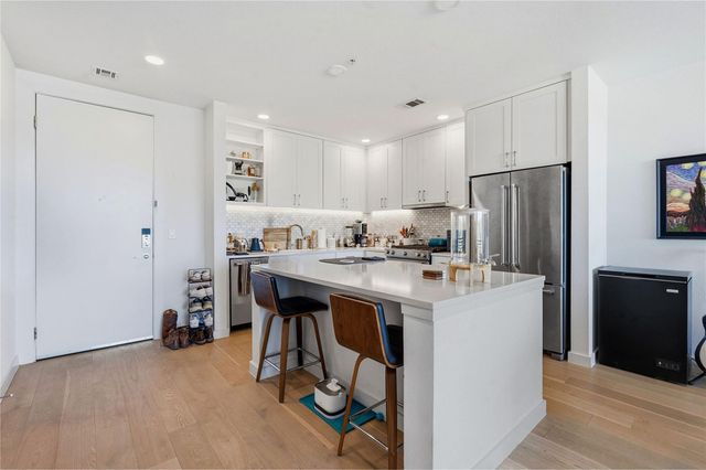 900 S 1st ST 415, Austin, TX 78704