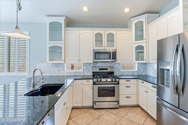 327 W Klinger Canyon Drive, Oro Valley, AZ 85755